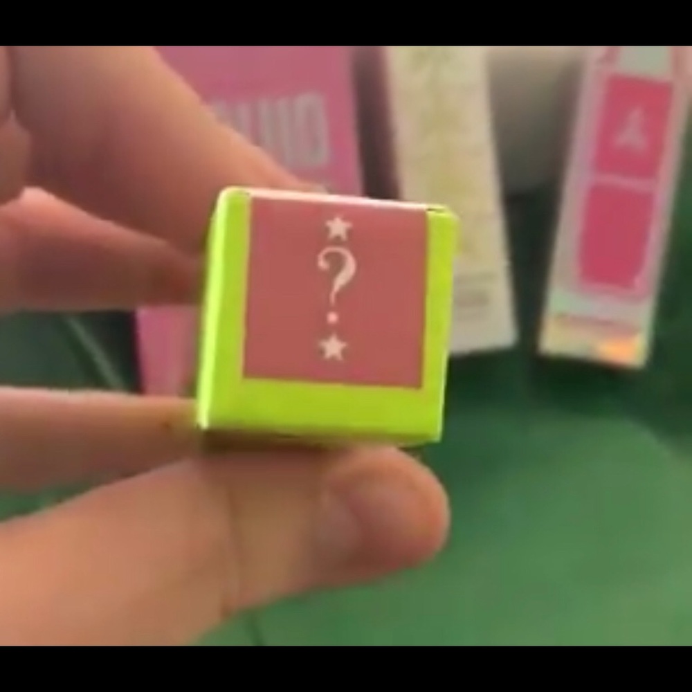 Jeffree Star Velour Liquid Lipstick question Mark